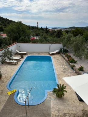 Apartment with pool 8 guests near beach Tisno Jezera Island Murter